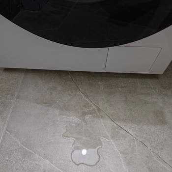 Sıfır Çamaşır Makinesi Çizik Ve Su Kaçırıyor, Değişim Talebim Reddedildi