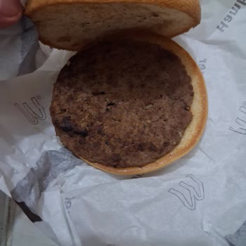 Migros Yemek Üzerinden Alınan Bayat Ve Eksik Hamburger İçin Ücret İadesi Talebi