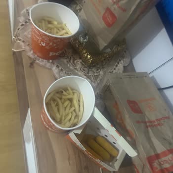 Popeyes Siparişimde Eksik Ürünler Ve Az Gelen Kova Boy Patates, Destekten Yanıt Gelmedi