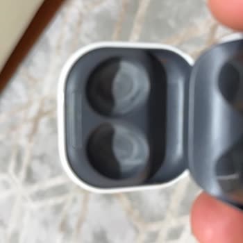 Hepsiburada'da Samsung Galaxy Buds Fe Kulaklıkta Erken Arıza Ve Boya Sorunu, Servis Desteği Alamadım