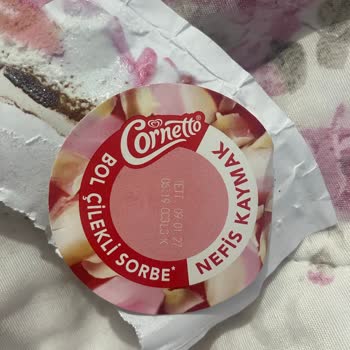 Cornetto Bol Çilekli Sorbe Dondurmanın Üst Kısmı Eksik Çıktı