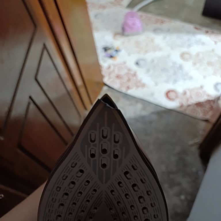 Philips Ütüsünün Uç Kısmının Kırılması Ve Garanti Talebi