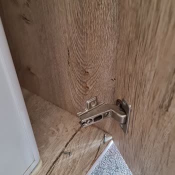 Ayvalık Çınar Hotelde Oda Ve Klima Arızaları, Kirli Ortam Ve Saygısız Personel