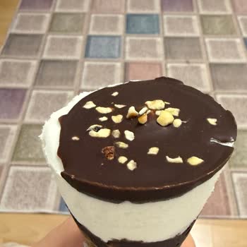 Algida Cornetto Disc Karamel Dondurmasında Çikolata Ve Fındık Kaplaması Yetersiz