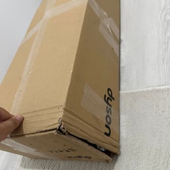 Dyson Cihazı Yanlış Kutu, Yeni Çizikler Ve Su Dolu Hazneyle Teslim Edildi
