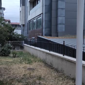 Hilton Garden Inn'in İzinsiz Eklediği Mutfak Nedeniyle Aşırı Koku Ve Erken Sabah Gürültüsü