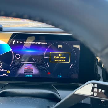 Renault Megane ETech'te Motor Sıcaklığı Uyarısı Performansı Kısıtlıyor
