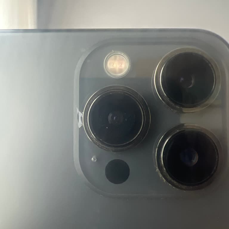 Kırık Kamera Camı Ve Çalışmayan Portre Modu Nedeniyle Telefon Sorunsuz Değişim Talebi