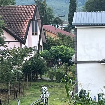Evim Üzerine Yönelen Tehlikeli Elektrik Direği İçin Acil Değişim Talebi
