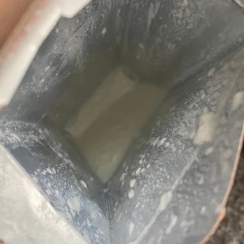 Bozulmuş Süt, Çocuk Sağlığını Tehdit Ediyor Ve Müşteri Hizmetine Ulaşılamıyor
