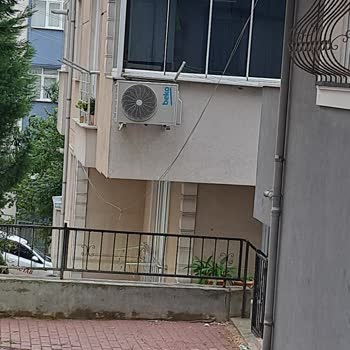 TurkNet Tarafından Yetkisiz Kablo Çekimi Binanın Dış Cephe İzolasyonunu Zedeledi