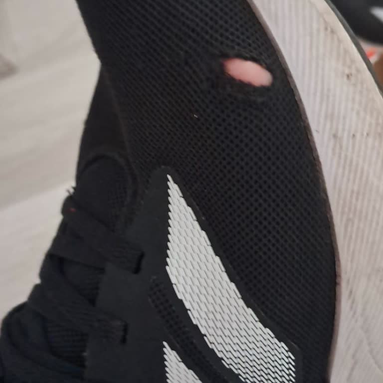 Adidas Spor Ayakkabımda Üretim Kusuru Ve Garanti Reddi