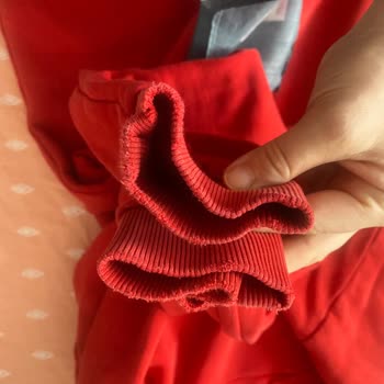 Mavi Kazaklarda Renk Solması Ve Kollarda Deformasyon İnceleme Ve Değişim Talebi