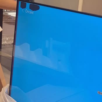 Media Markt Mağazasından Alınan Televizyonda Kırık Ve Hatalı Kutu Etiketi