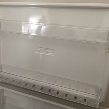 Teslimde Kırık Buzdolabı Kapısı Ve Servisin Tutanak Tutmaması