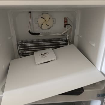 Teslimde Kırık Buzdolabı Kapısı Ve Servisin Tutanak Tutmaması