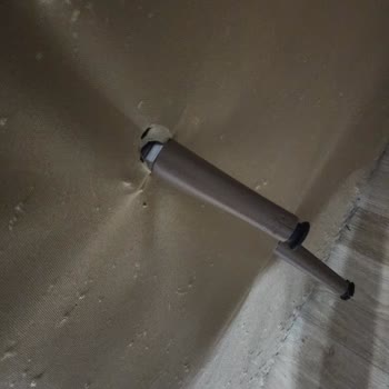 Kırılan Koltuk Ayağı İçin Geri Dönüş Yok, Acil Tamir Talebi