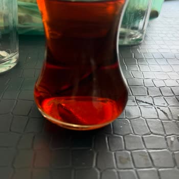 Arçelik Bulaşık Makinesi Çizik Ve Lekeli Bardaklar Bırakıyor, Canlı Destek Yok