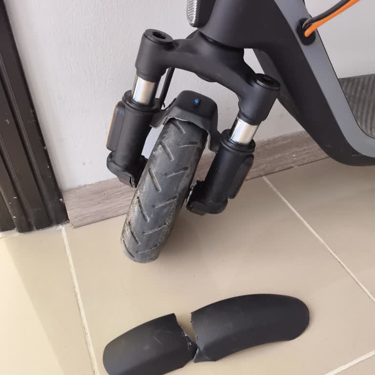 Media Markt’ta Scooter Ön Çamurluk Onarımında Müşteri Hizmetleri İlgisizliği