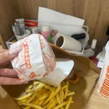 Yanlış Hamburger Verildi, İade Ve Değişim Reddedildi
