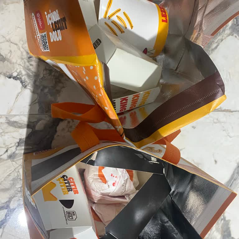Eksik Hamburger, Bayat Patates Ve 9 Kez Reddedilen İade Talebi