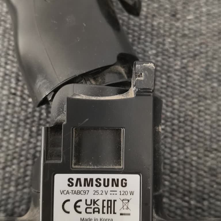 Samsung Bespoke Süpürge Kılavuz Tekerleği Kırıldı, Garanti Onarımı Talebi