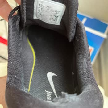 Nike Ayakkabısının İç Astarı 2 Ayda Yırtıldı, Şikayetimin Reddine Açıklama Talebi