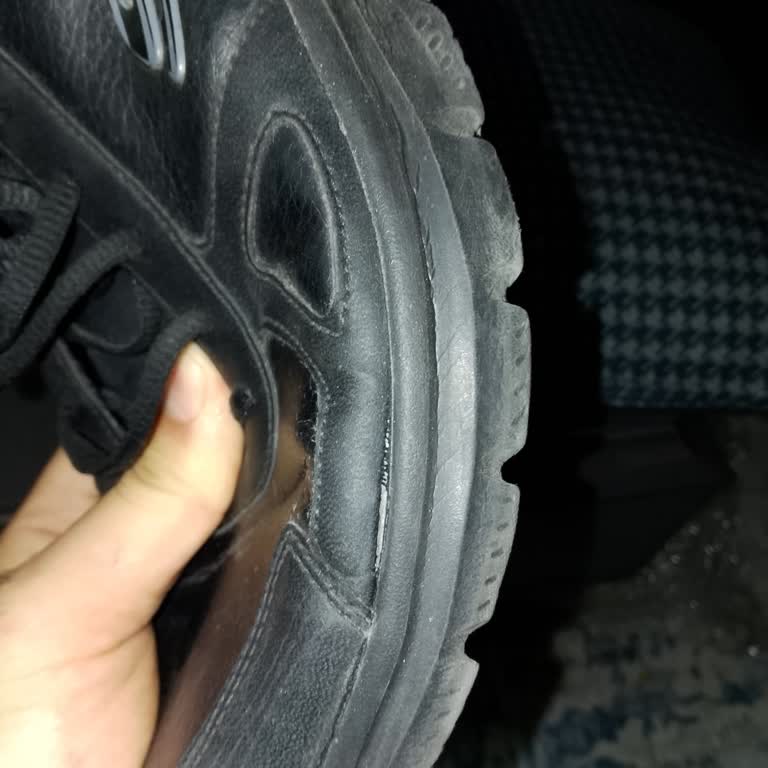 Skechers Ayakkabısında Erken Yan Açılma Ve Değişim İsteği