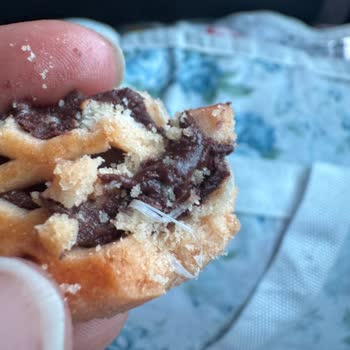 Eti Tartta Plastik Parça Bulundu: Çocuk Güvenliği Tehlikede