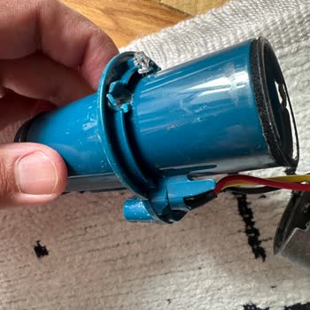 Zayıf Çekiş Ve Kırılan Adaptör İle Philips XC8057/01 Süpürge Garanti Değişim Talebi