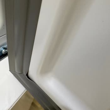 Bosch Buzdolabının Kırık Kapakları İçin Ücret Talebi Ve Sorumluluk Reddi