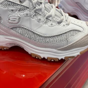 Sivas İva Park SuperStep Mağazasından Alınan Skechers Ayakkabısında Üretim Hatası