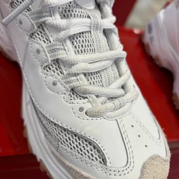 Sivas İva Park SuperStep Mağazasından Alınan Skechers Ayakkabısında Üretim Hatası