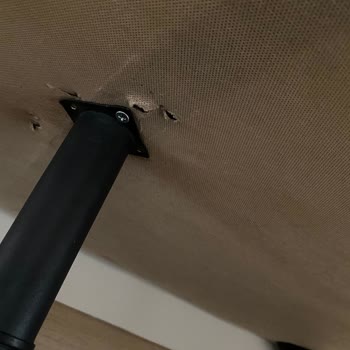 Rapsodi Kanepe Teslimatında Kırık Ayak Ve Yırtık Kumaş Değişim Talebi