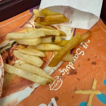 Popeyes’te Uzun Bekleme Ve Hijyen Sorunlarıyla İade Talebi