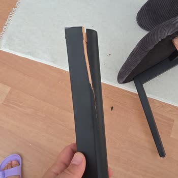 Minar Mobilya Maltepe Şubesi Teşhir Ürün Olduğu Söylenen Kırık Ve Hasarlı Mobilyalar