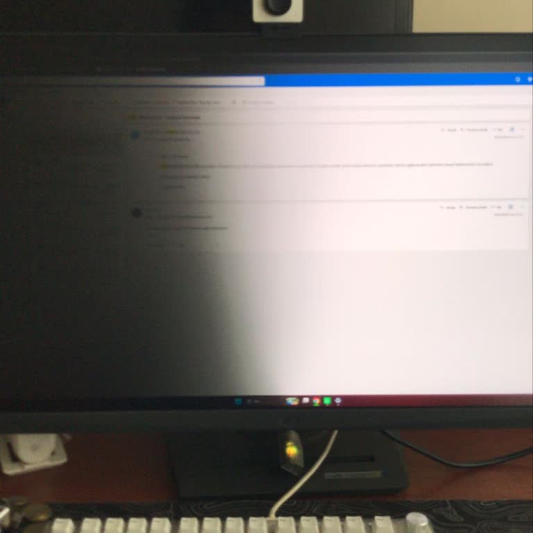 Servis Sonrası Monitör Ekranının Yarısı Karanlık