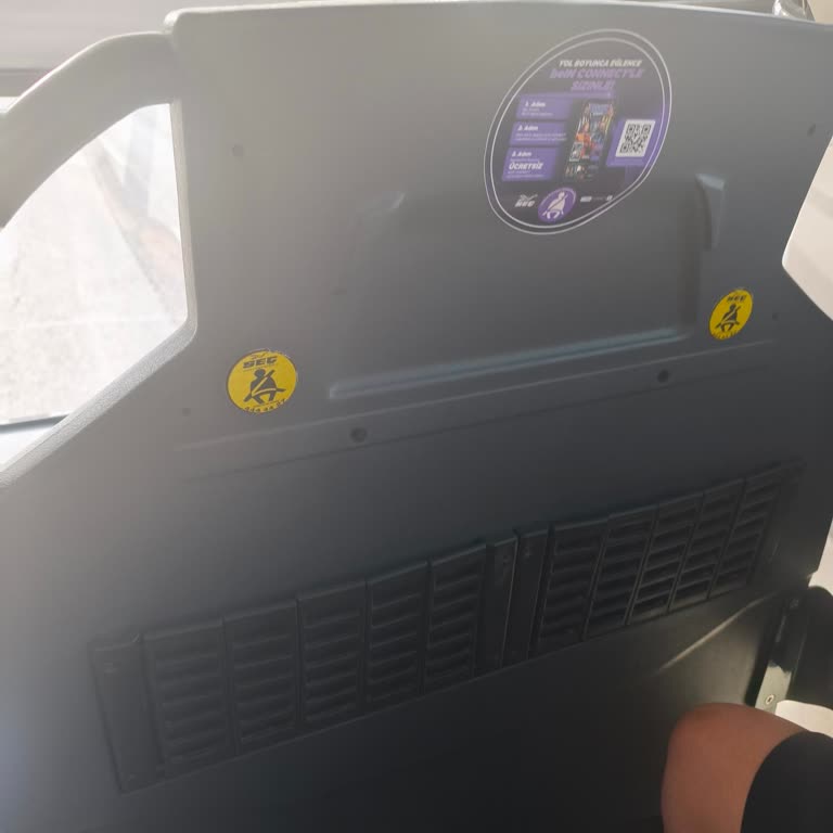 Seç Otobüsünde 2 Ve 3 Numaralı Koltuklarda Servis Sehpası Olmadığı İçin Konforsuz Yolculuk