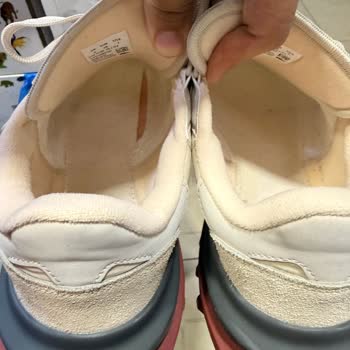 Lacoste Kadın Sneaker İç Astarındaki Yırtık Red Edildi, Değişim Talep Ediyorum