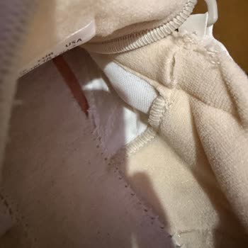 Lacoste Kadın Sneaker İç Astarındaki Yırtık Red Edildi, Değişim Talep Ediyorum