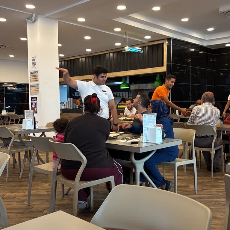 Kırıkkale Köftecide Uzun Bekleme Soğuk Köfte Ve İlgisiz Personel Şikayeti
