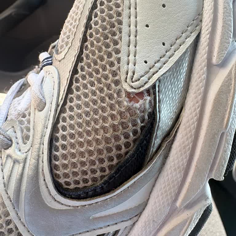 New Balance 530 File Yırtılması Ve İade Reddi