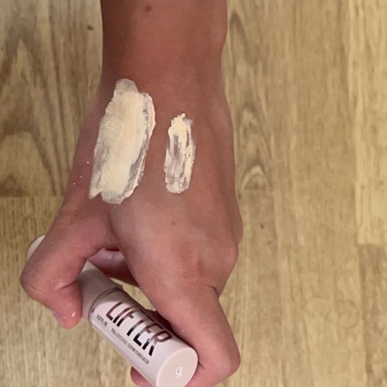 Maybelline Lifter Kapatıcının Dokusunun Bozulması Ve Yeni Ürün Talebi
