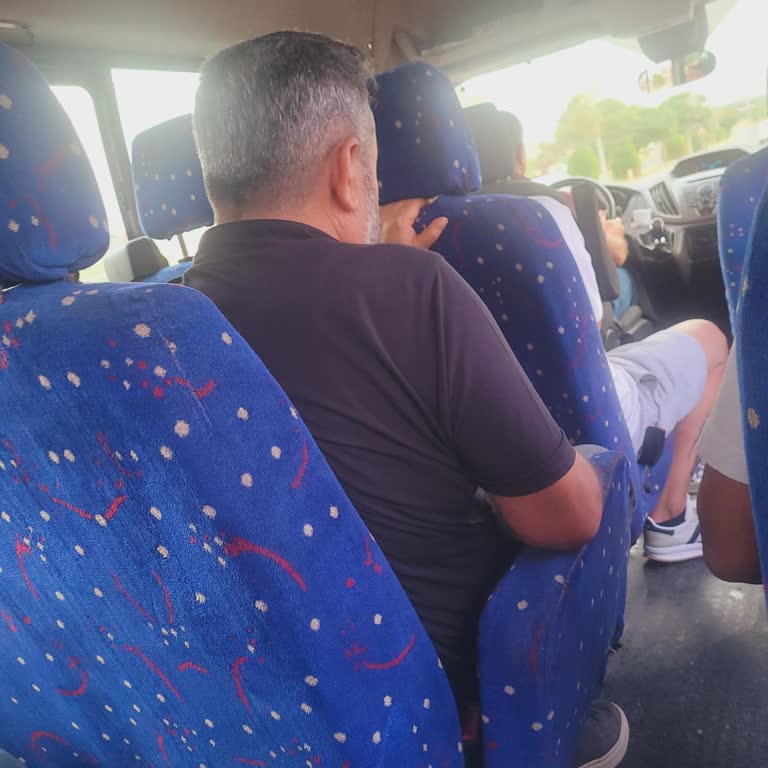 Vaat Edilen Büyük Otobüs Yerine Eski Minibüs Verildi