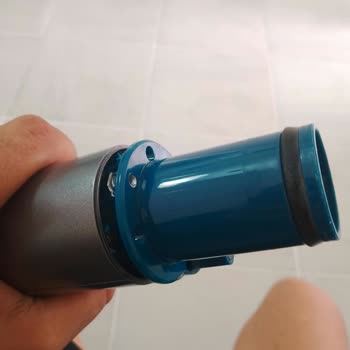 Philips Aqua Plus Dikey Süpürge Kırık Ve Çatlaklarla Dayanıklılığını Yitirdi