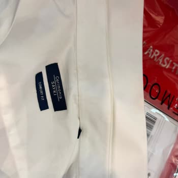 Damatlıkta Lekeli Gömlek Ve Ütüsüz Pantolon Teslimatı
