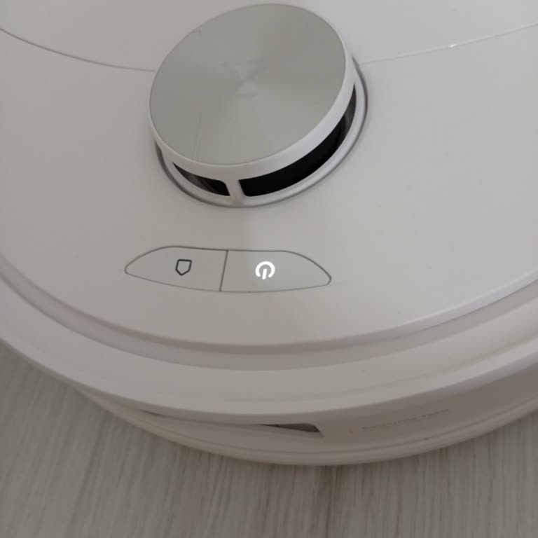 Roborock S8 Pro’da Şarjı Dolmuş Olmasına Rağmen Sürekli Yanıp Sönen Beyaz Işık
