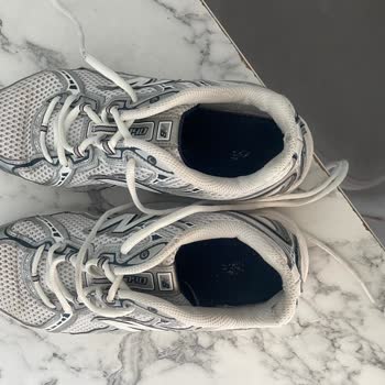 Yeni Aldığım New Balance Ayakkabının Kısa Sürede Yırtılması Ve Topuk Yaralanması