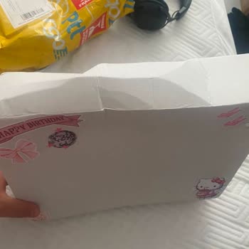 Hasarlı Ve Eksik Süslemeli Kutu İçin Acil İade Talebi