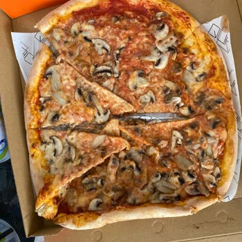 Eksik Soğan Halkası Ve Ezilmiş Pizza İçin İade Talebi